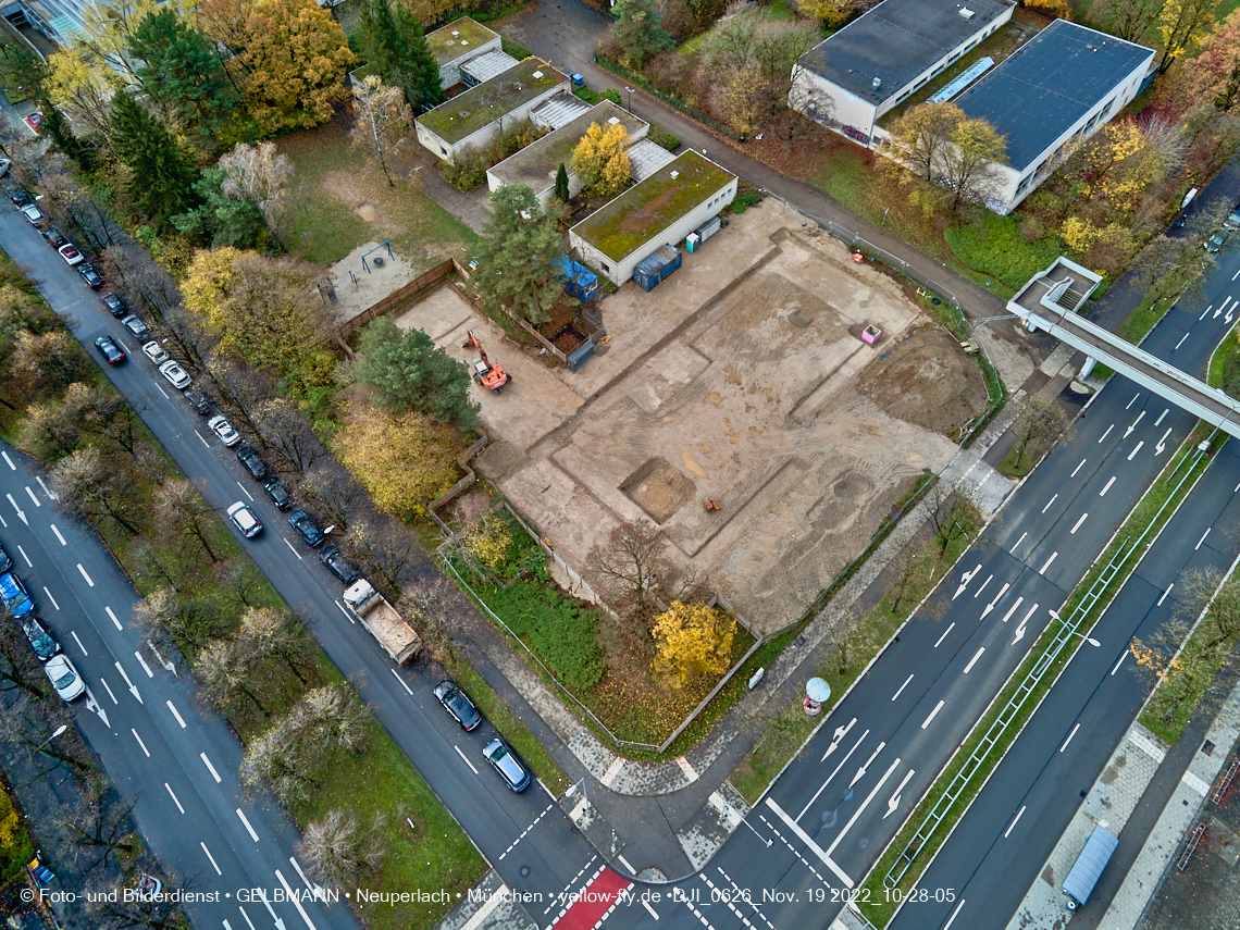 19.11.2022 - Luftbilder von der Baustelle an der Quiddestraße 'Haus für Kinder' in Neuperlach